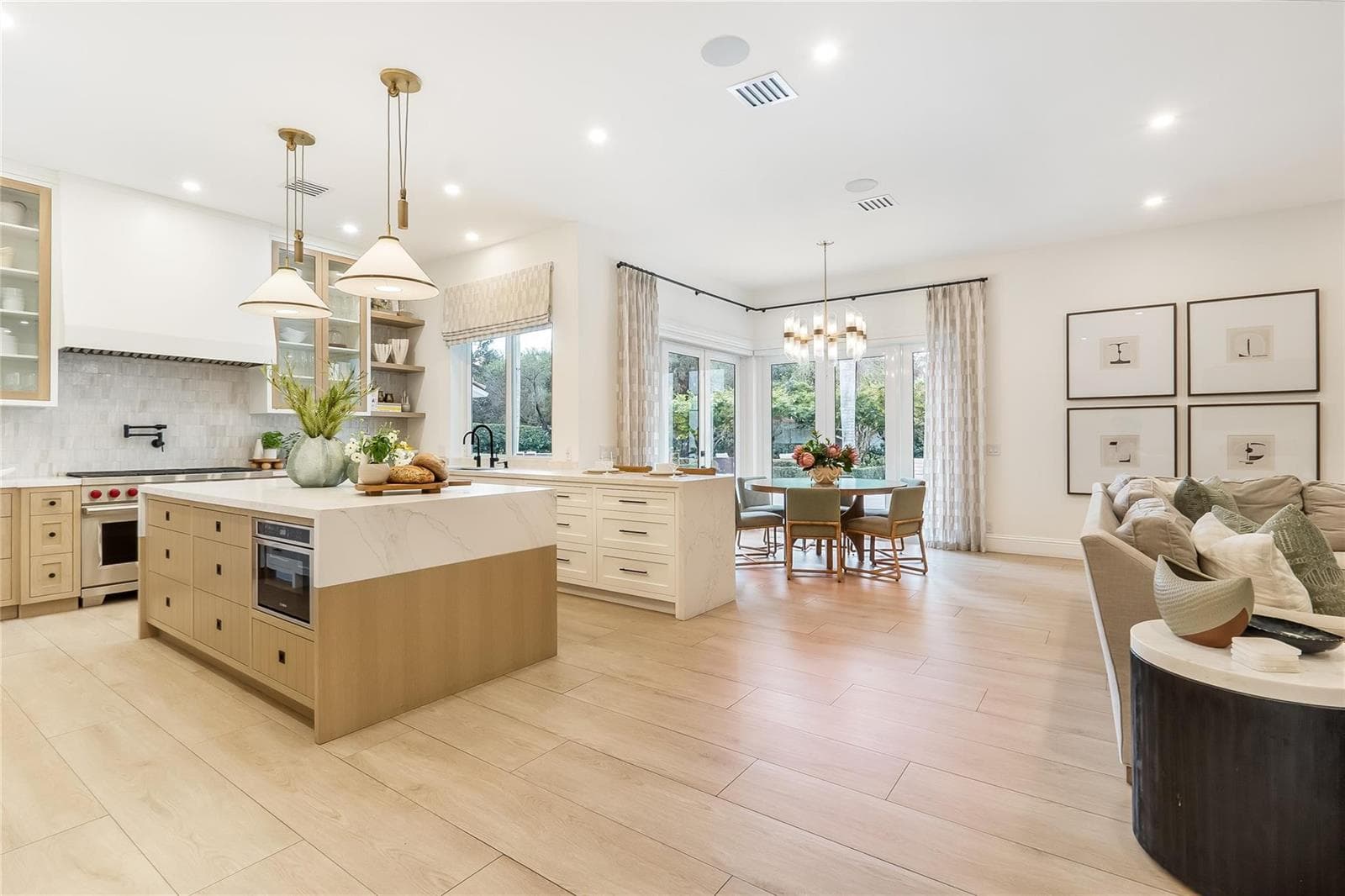 Single-family home at 2825 Hackney Road, Weston, FL