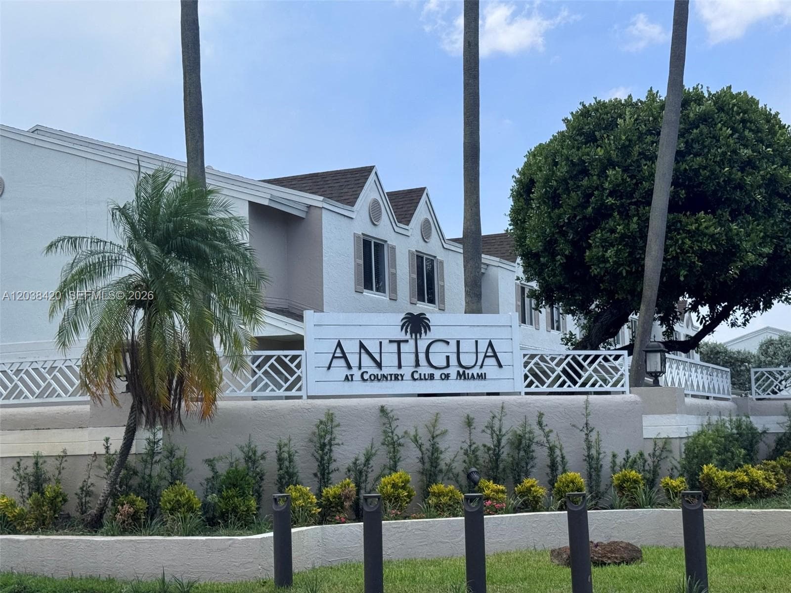 Condo at 17425 NW 67th Pl, Hialeah — photo 1