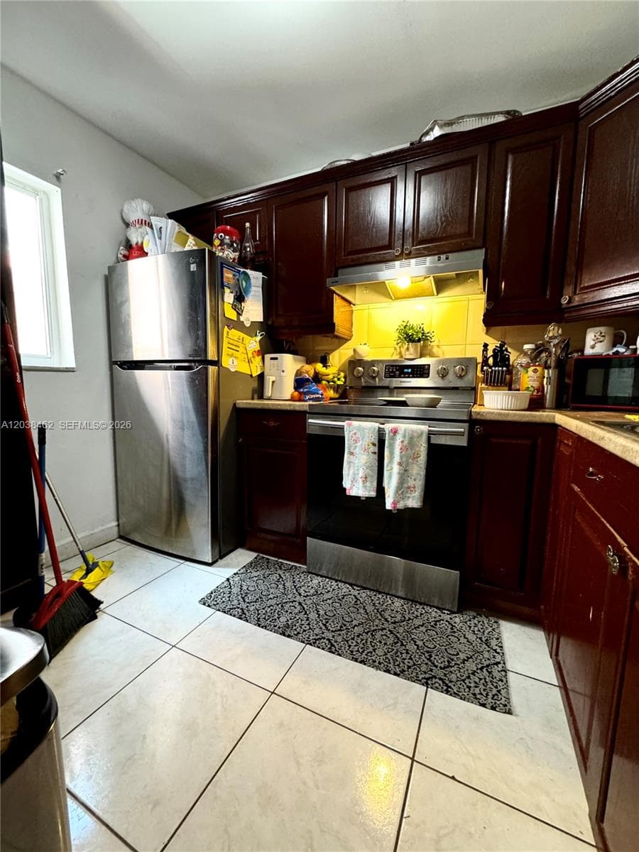 Condo at 19729 SW 114th Ave, Miami, FL
