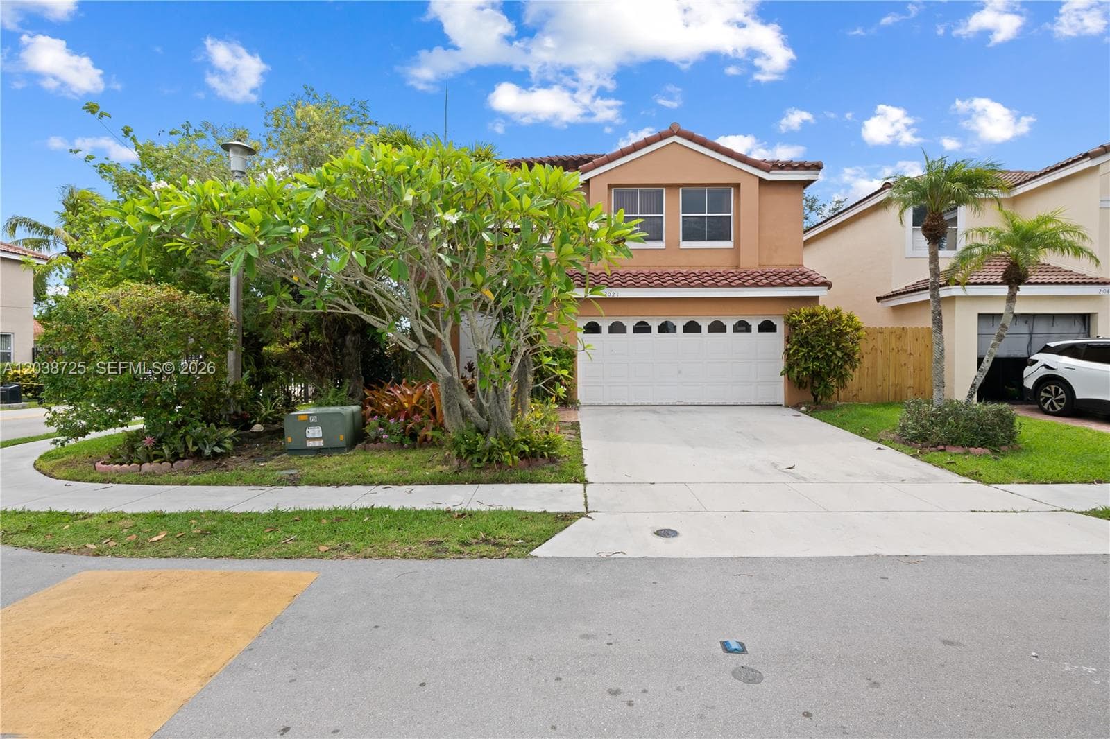 Single-family home at 2021 Barcelona Ter, Margate, FL