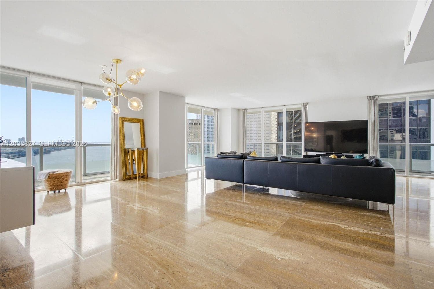 Condo at 50 Biscayne Blvd, Miami — photo 1