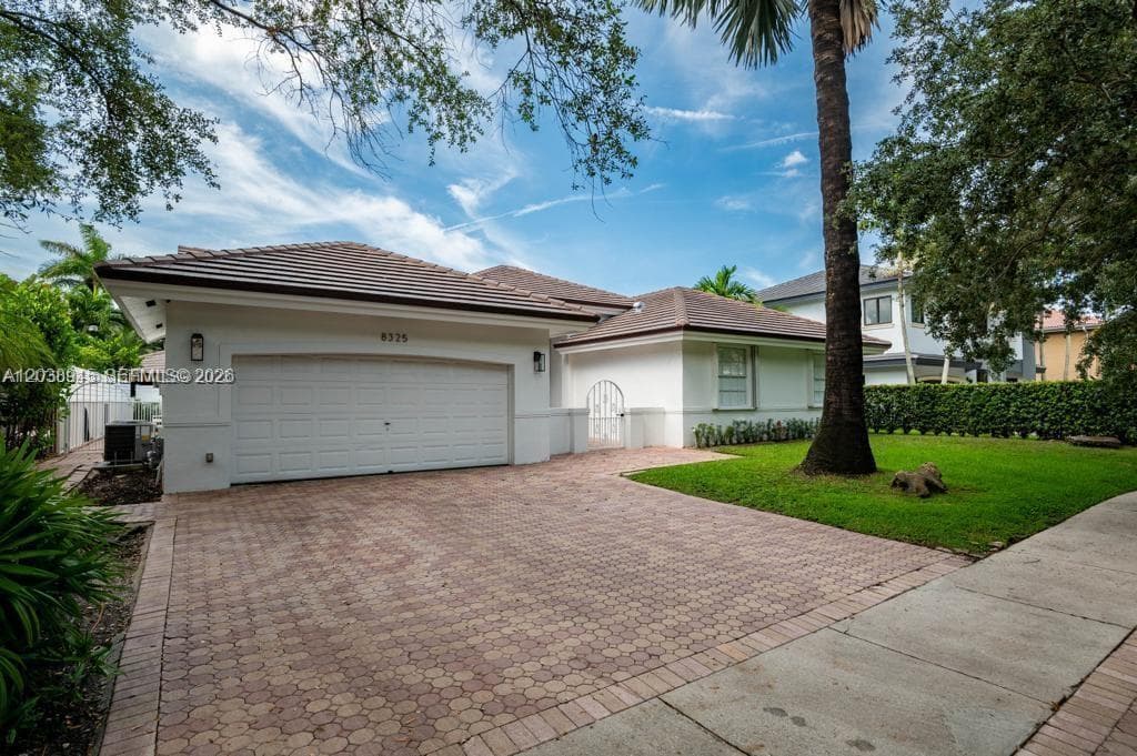 Single-family home at 8325 NW 161st Ter, Miami Lakes, FL
