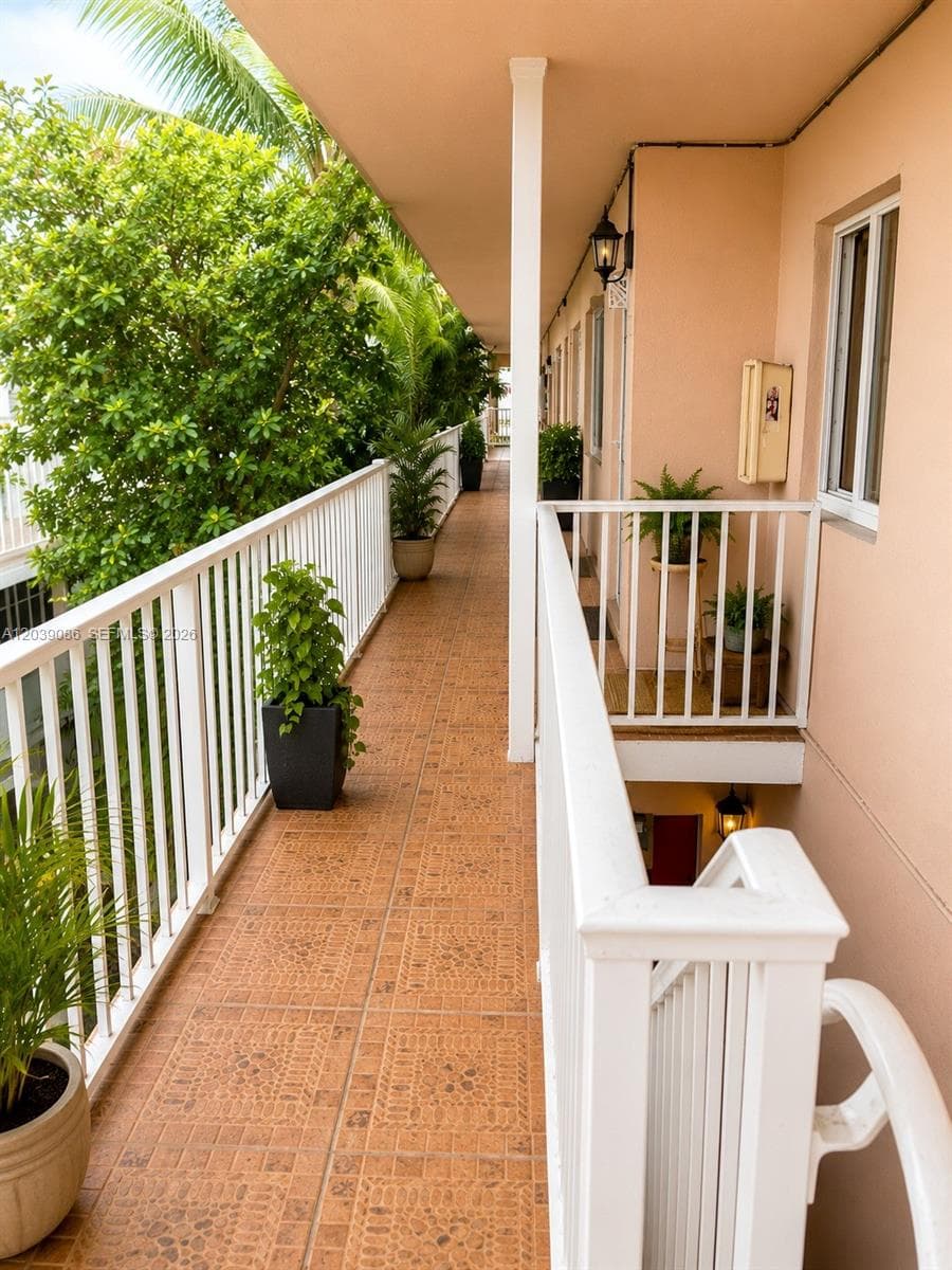 Condo at 549 Meridian Ave, Miami Beach, FL