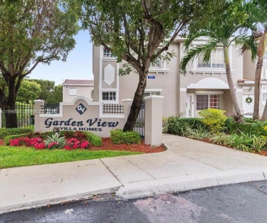 Condo at 7211 NW 174th Terrace, Hialeah, FL