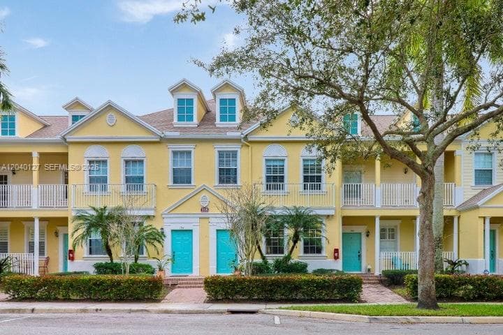 Townhouse at 118 Seagrape Dr, Jupiter — photo 2