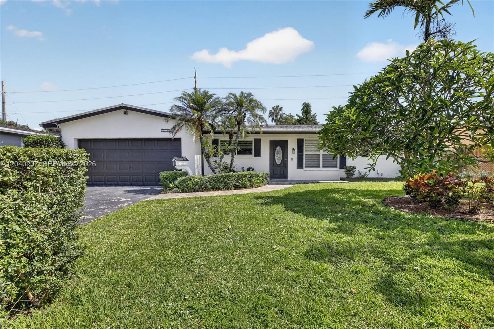 Single-family home at 2711 Arthur St, Hollywood, FL