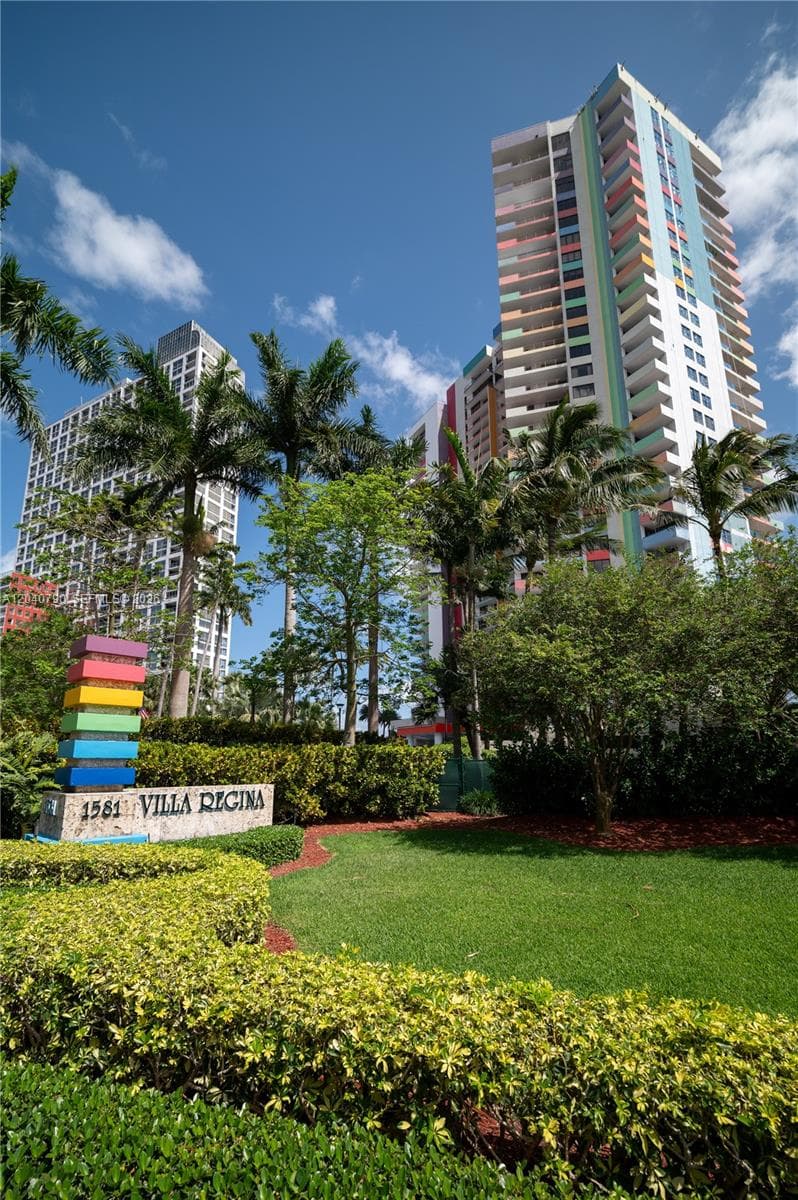 Condo at 1581 Brickell Ave, Miami, FL