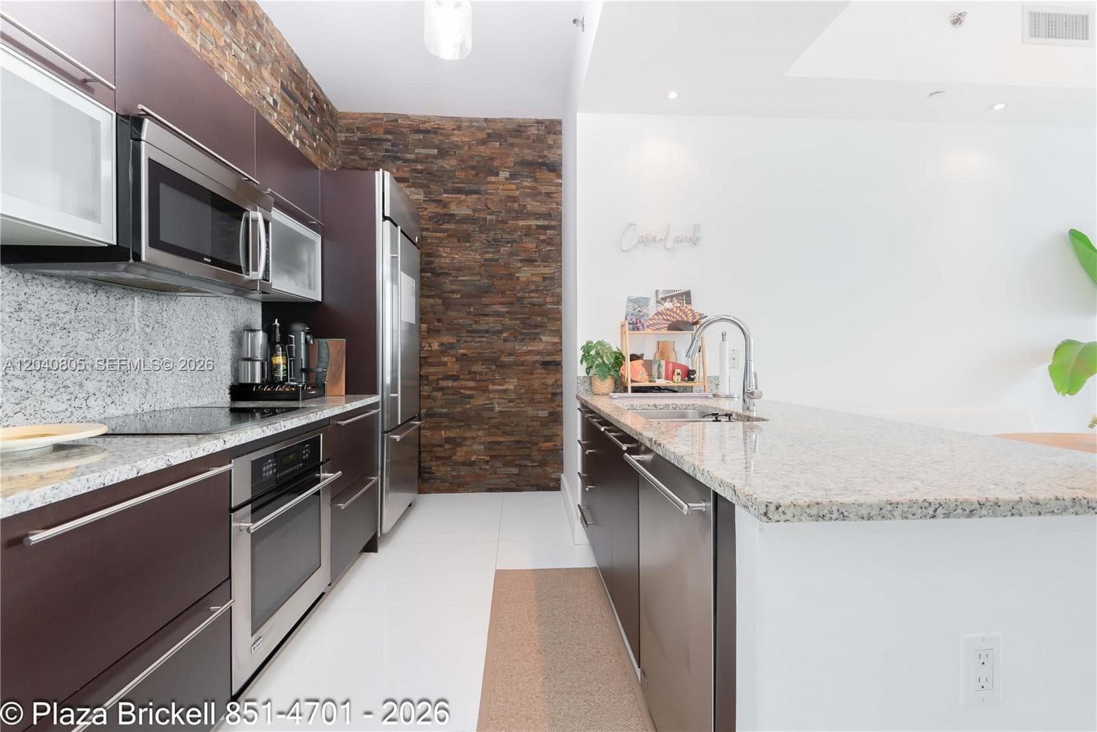 Condo at 950 Brickell Bay Dr, Miami — photo 3