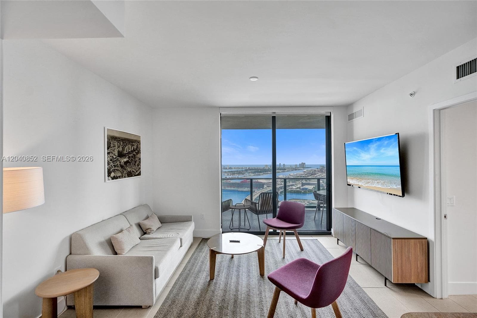 Condo en 159 NE 6th St, Miami — foto 1