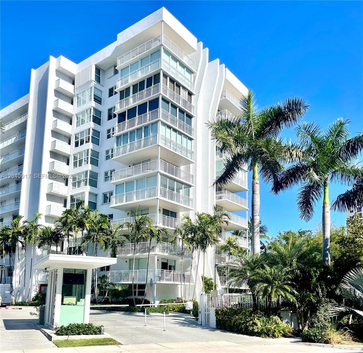 Condo at 607 Ocean Dr, Key Biscayne — photo 1