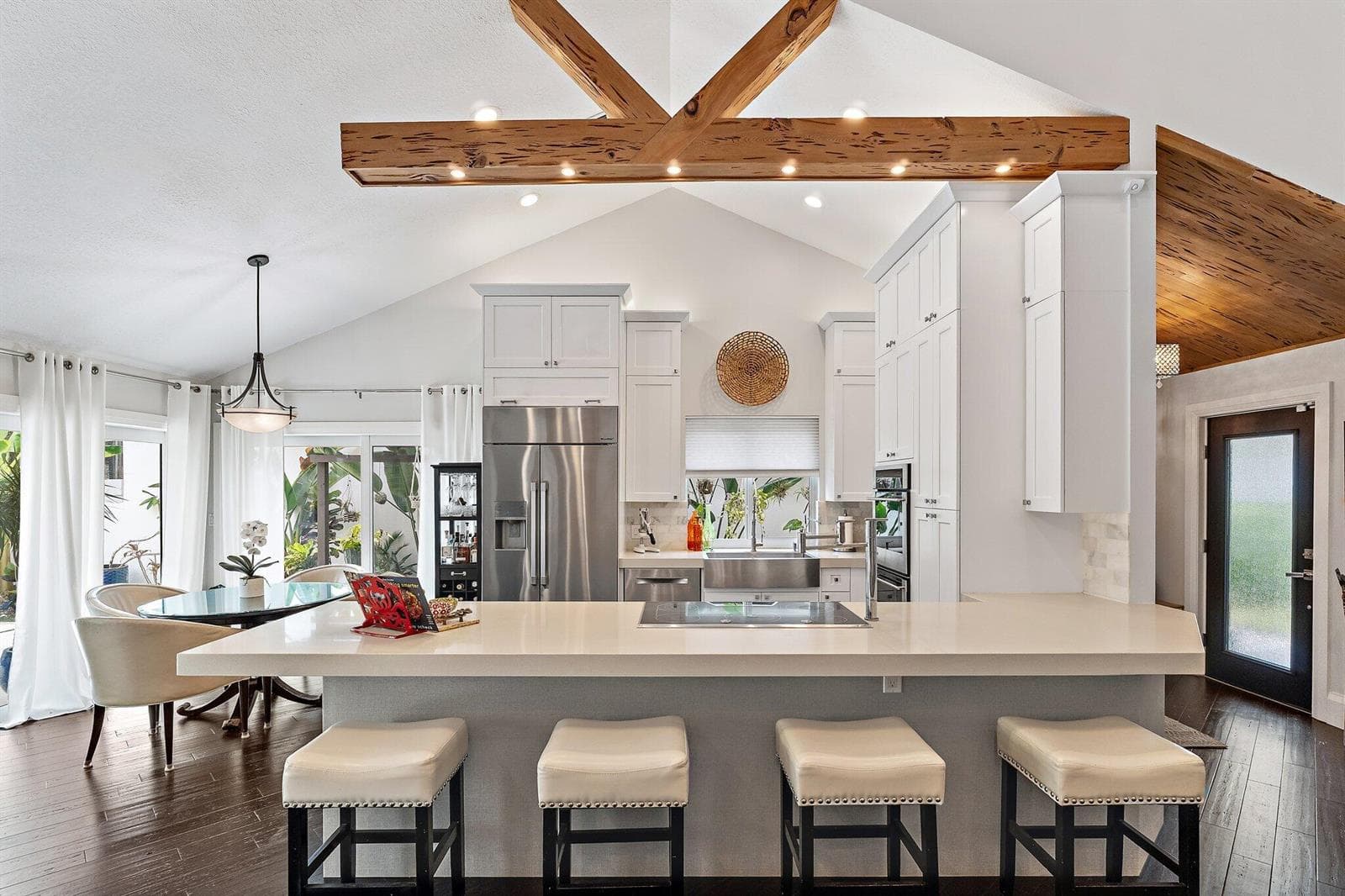 Single-family home at 126 Seashore Drive, Jupiter, FL