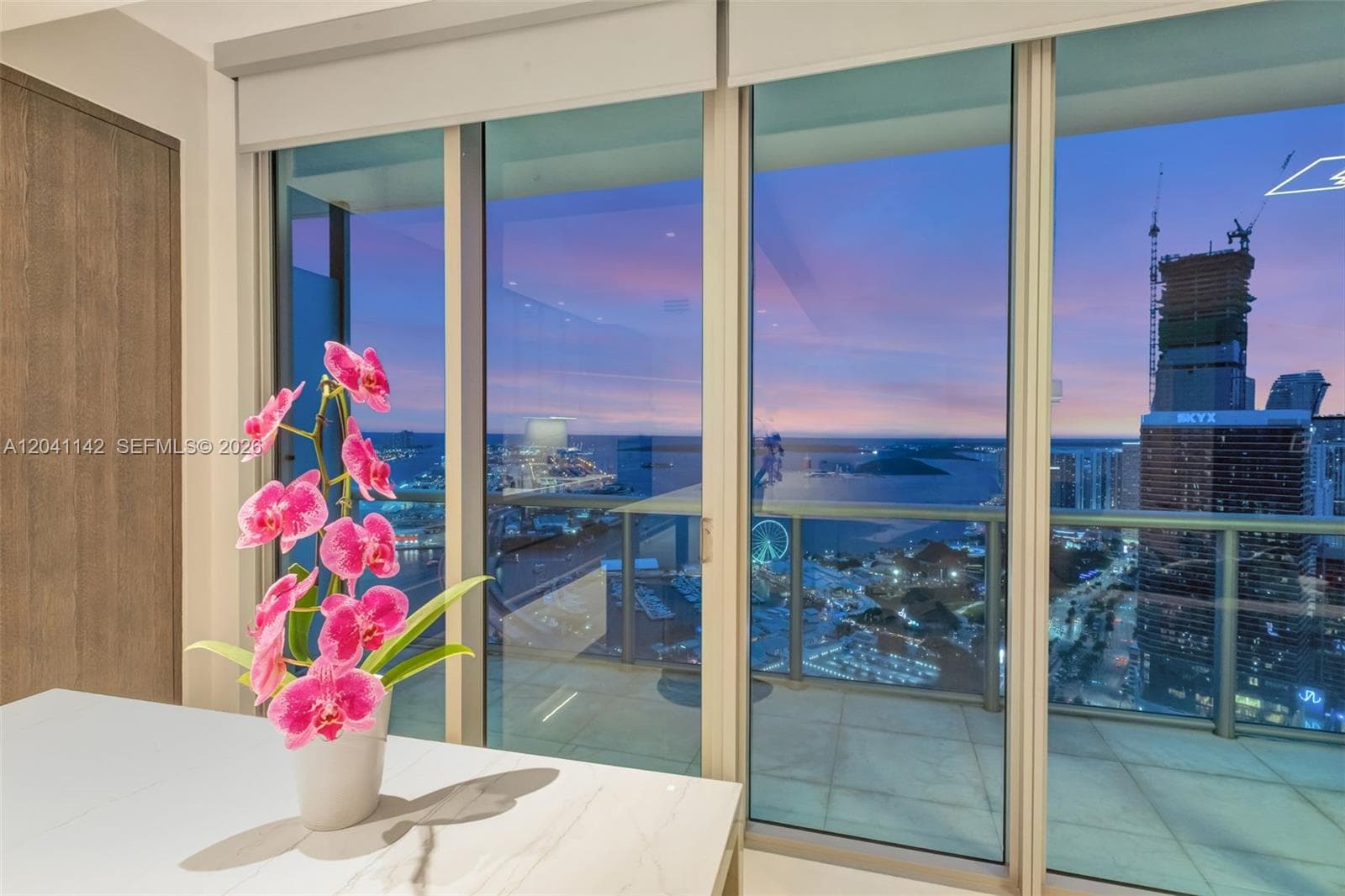 Condo en 888 Biscayne Blvd, Miami — foto 1