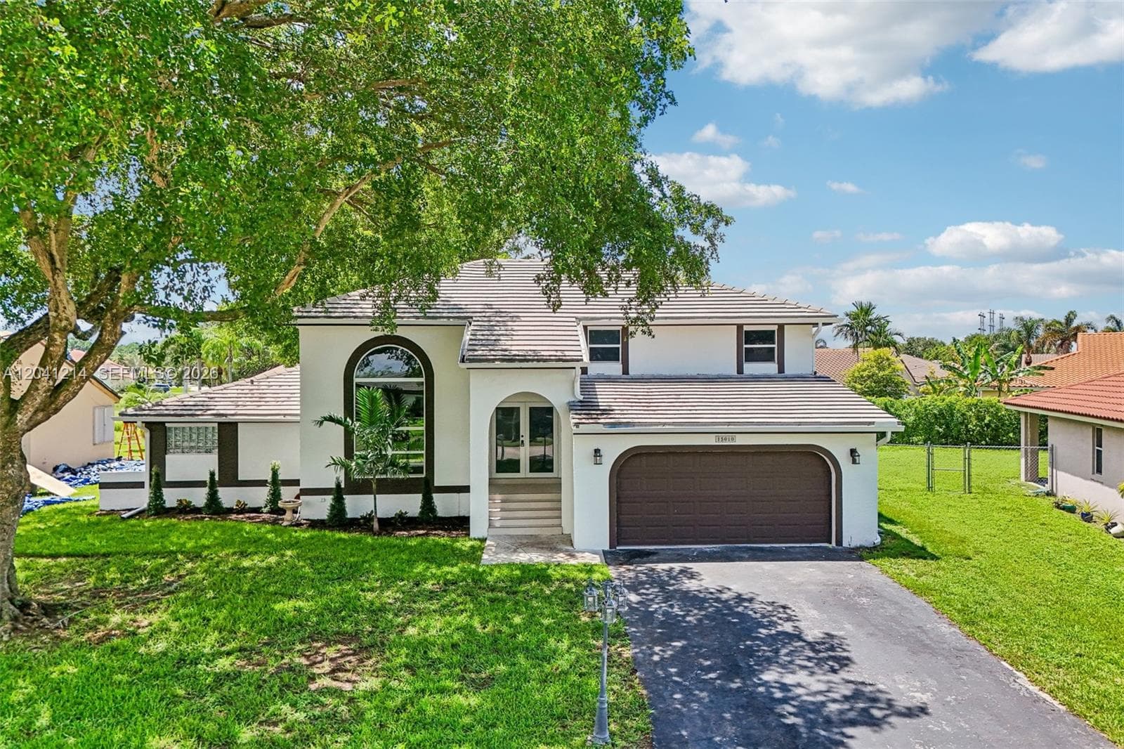 Single-family home en 15010 E Falcons Lea Dr, Davie — foto 1