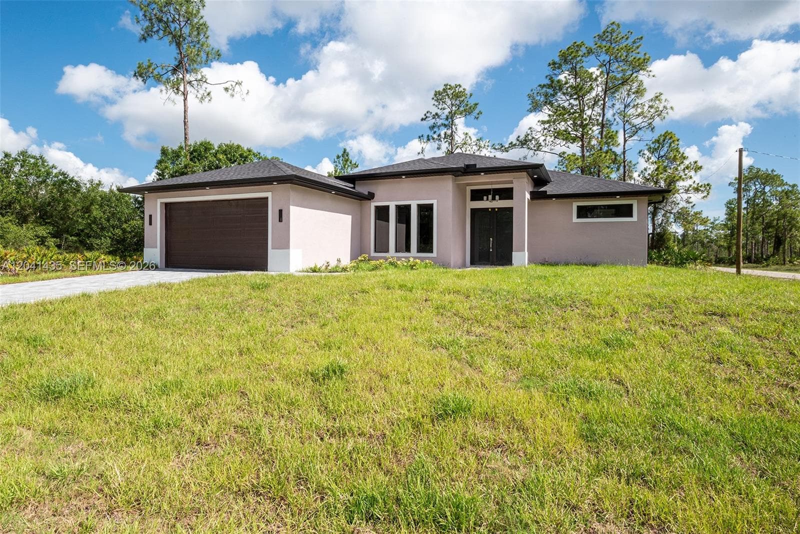 Single-family home at 3207 E 10th ST, Lehigh Acres — photo 2