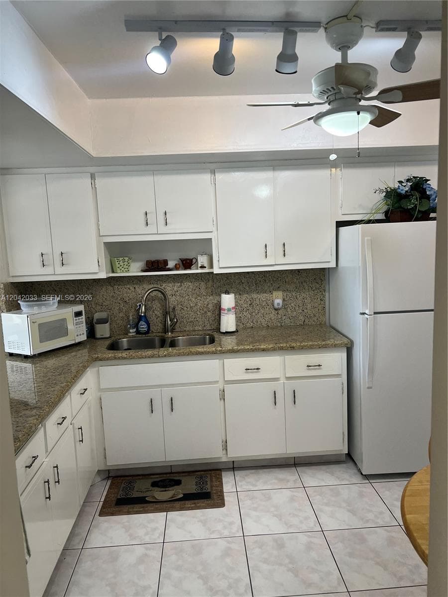 Condo at 1351 NE Miami Gardens Dr, Miami, FL