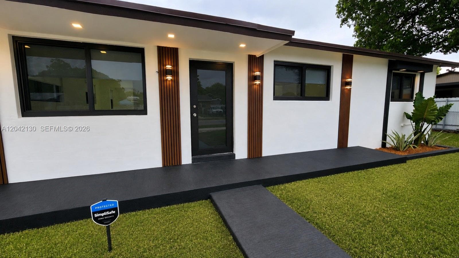 Single-family home at 19721 SW 114th Pl, Miami, FL