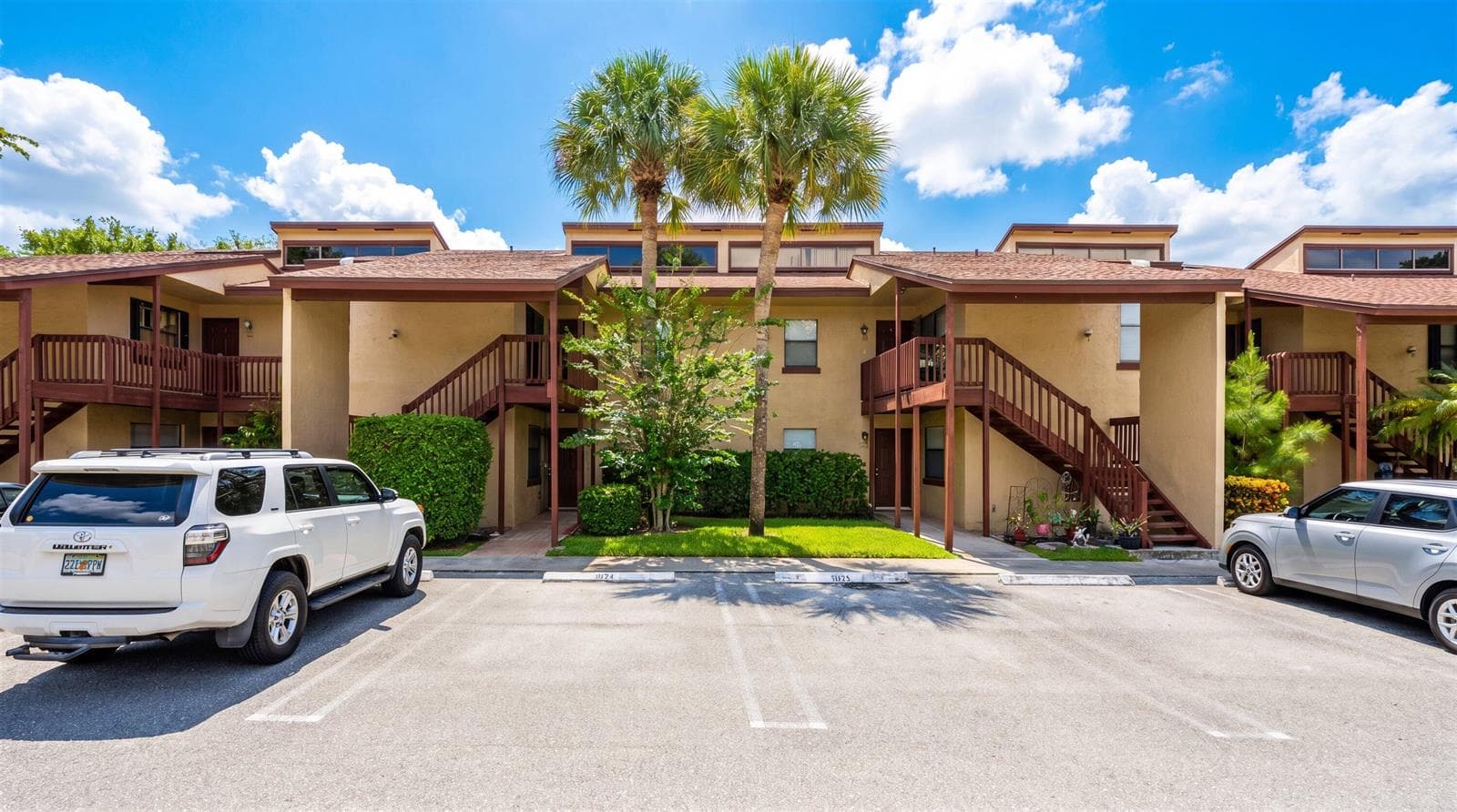 01-1303 Lakeview Dr E 1