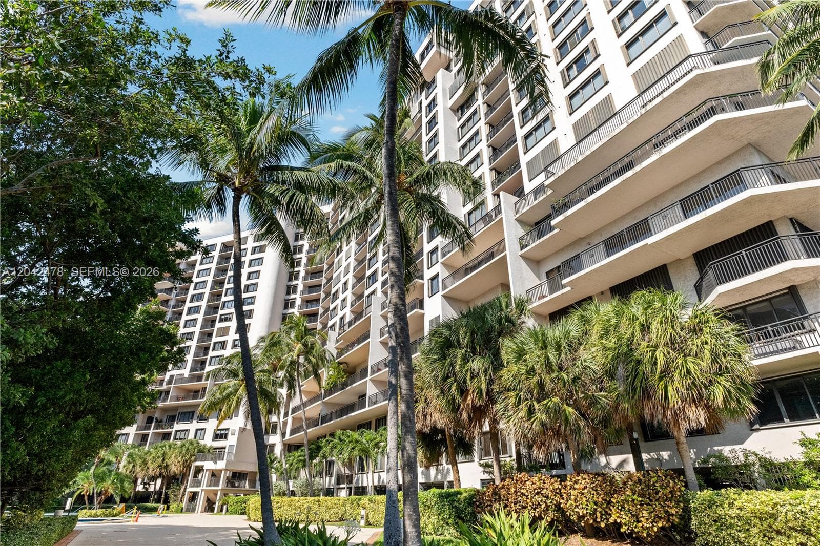 Condo at 540 Brickell Key Dr, Miami — photo 1