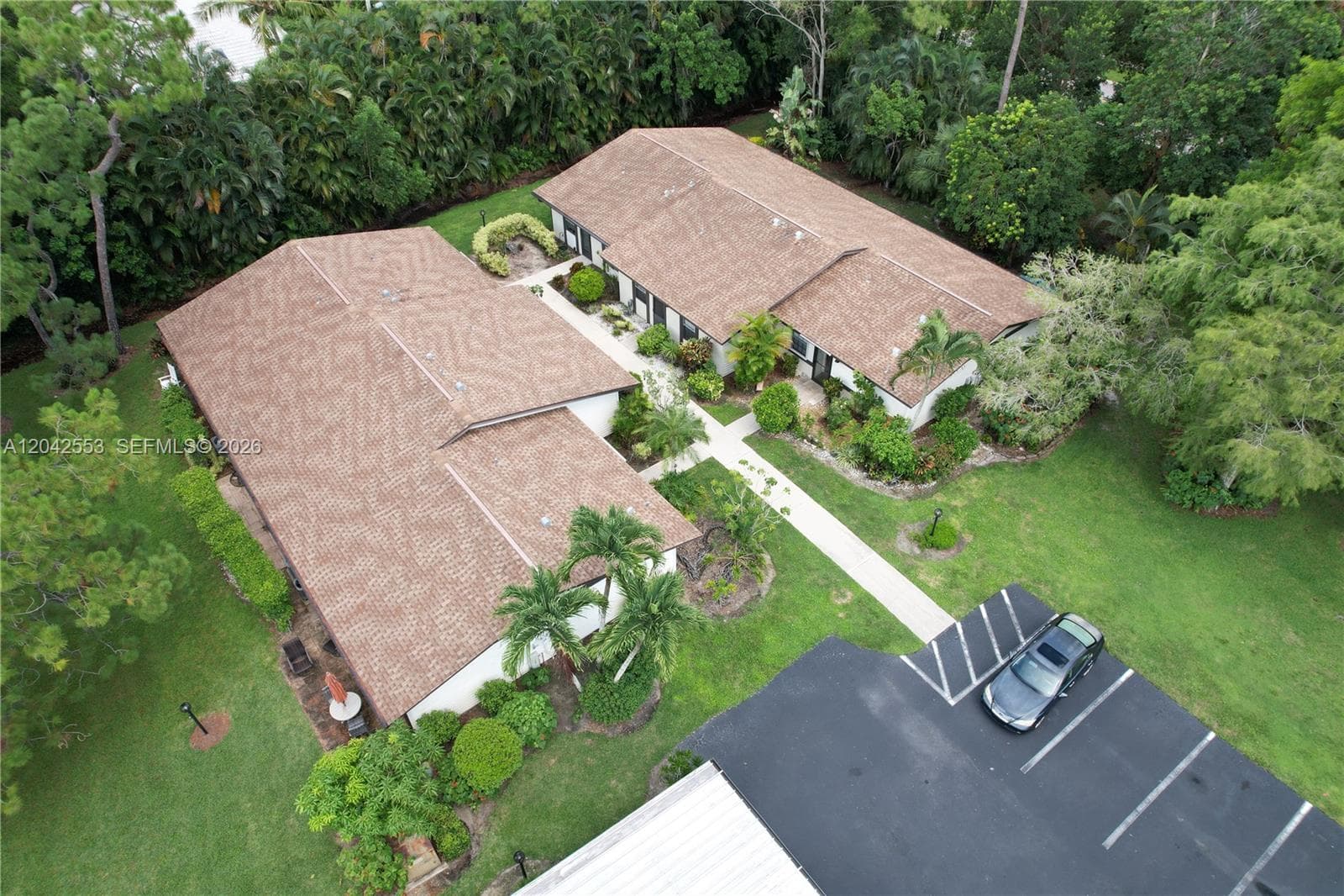 Condo at 1001 Pine Isle Ln, Naples — photo 3