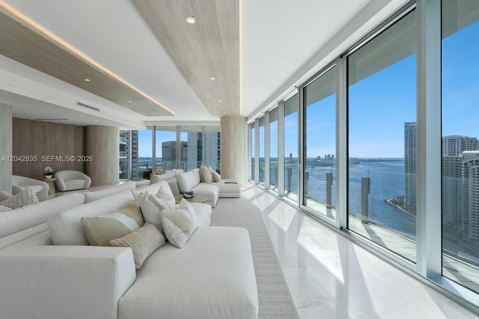 Condo at 300 Biscayne Boulevard Way, Miami — photo 3