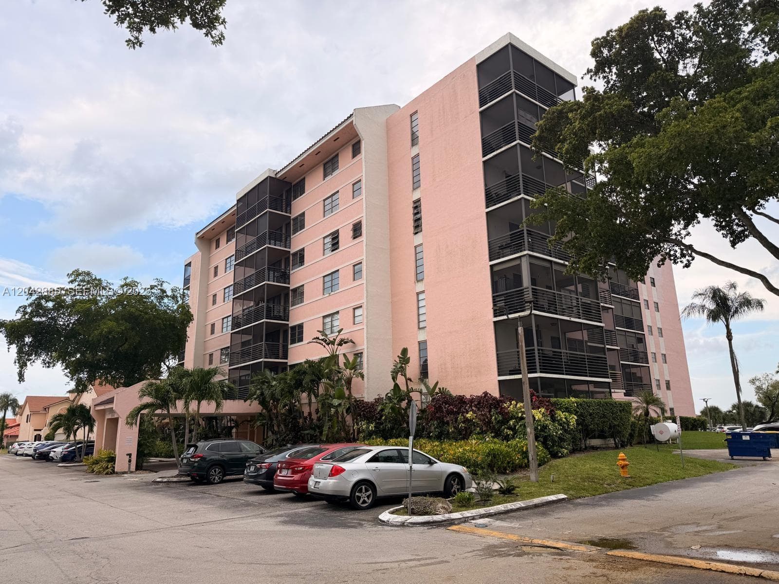 Condo at 20840 San Simeon Way, Miami, FL