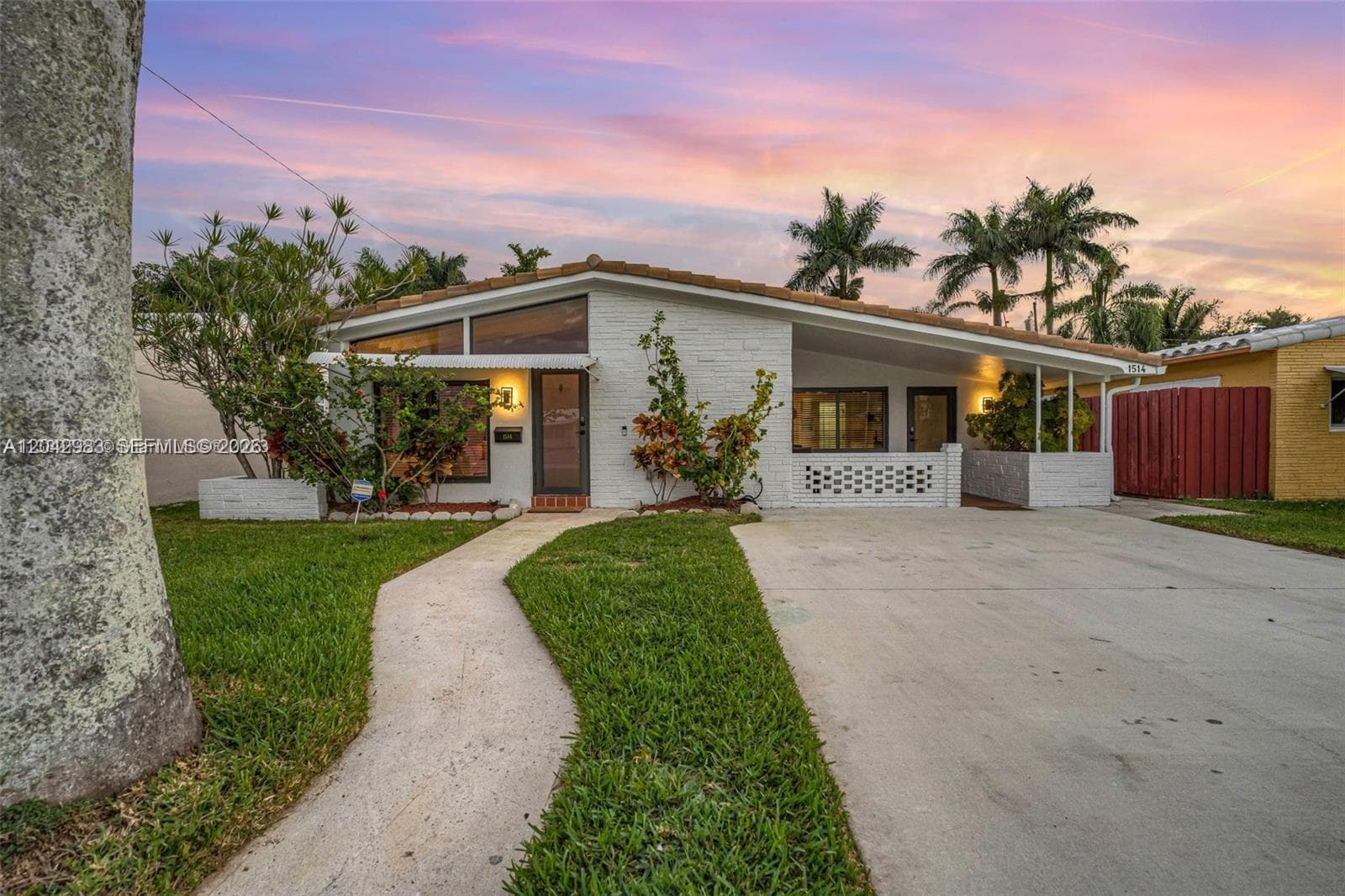 Single-family home at 1514 Liberty St, Hollywood, FL