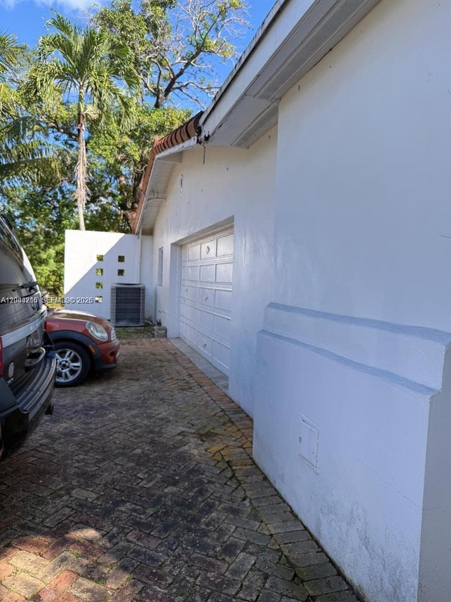 Single-family home at 5600 SW 74th Ct, Miami — photo 1