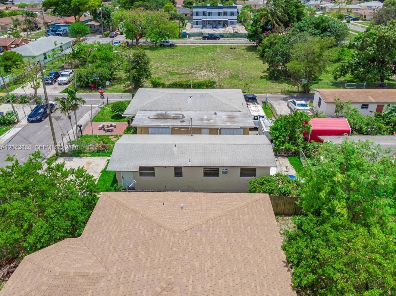 Single-family home at 805 NW 3rd Ter, Hallandale Beach, FL
