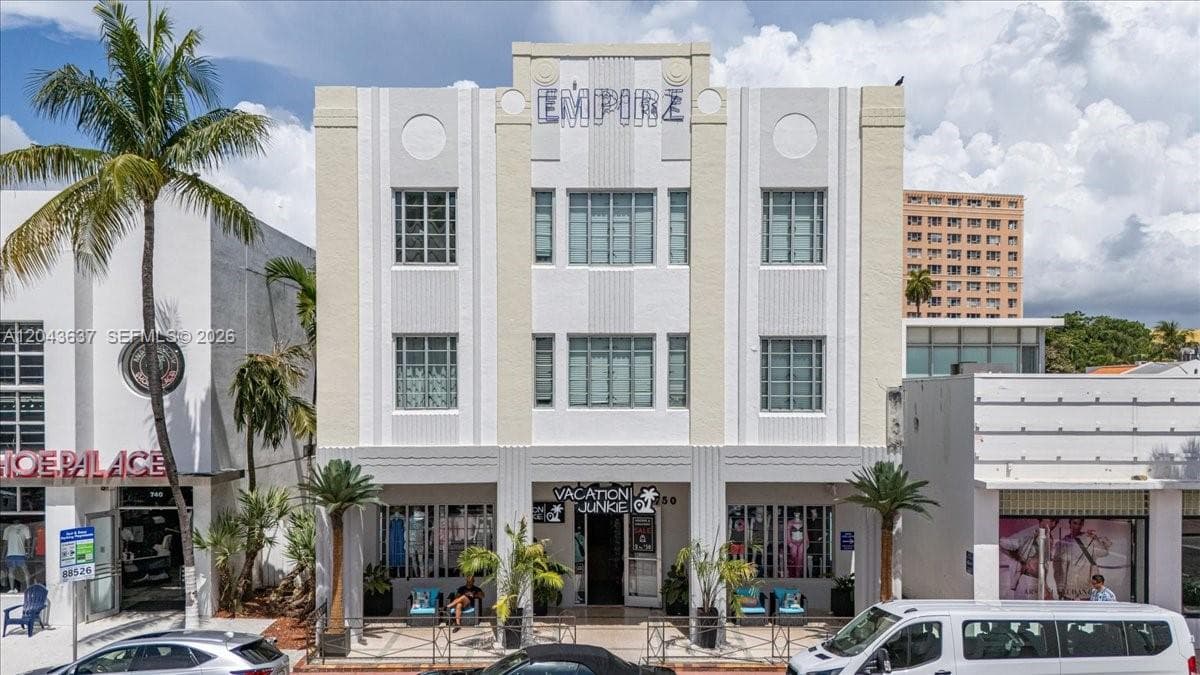 Condo en 750 Collins Ave, Miami Beach — foto 1