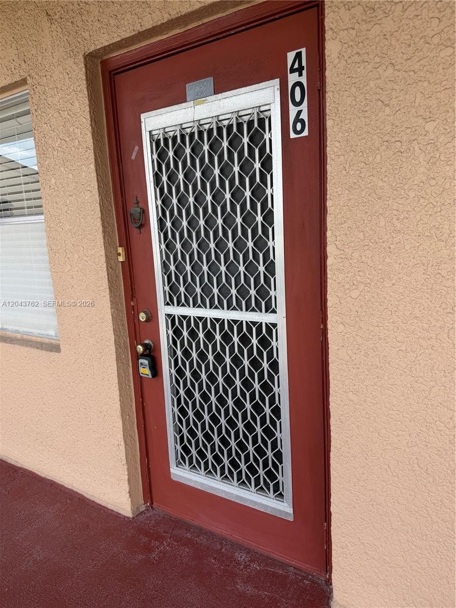 Condo at 7220 Lake Cir Dr, Margate, FL