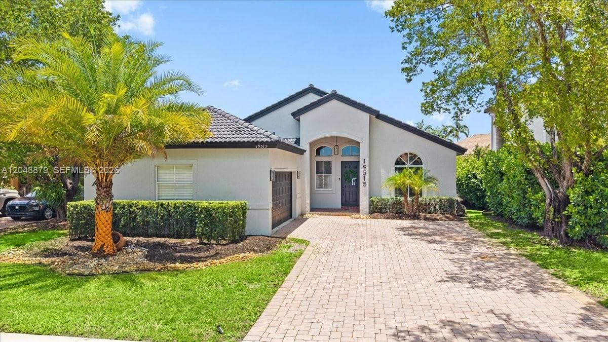 Single-family home at 19515 SW 25th Ct, Miramar, FL