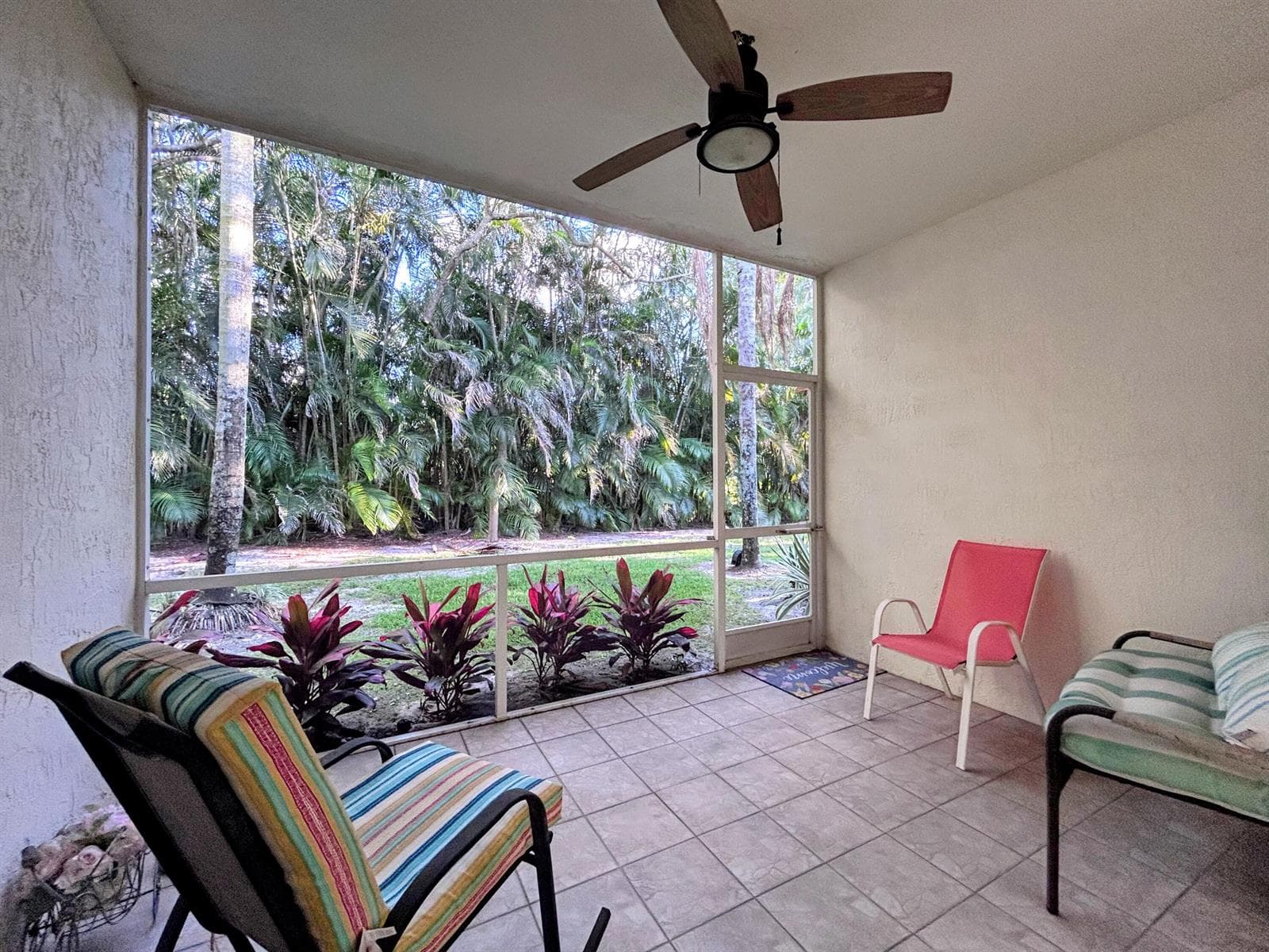 Screen patio