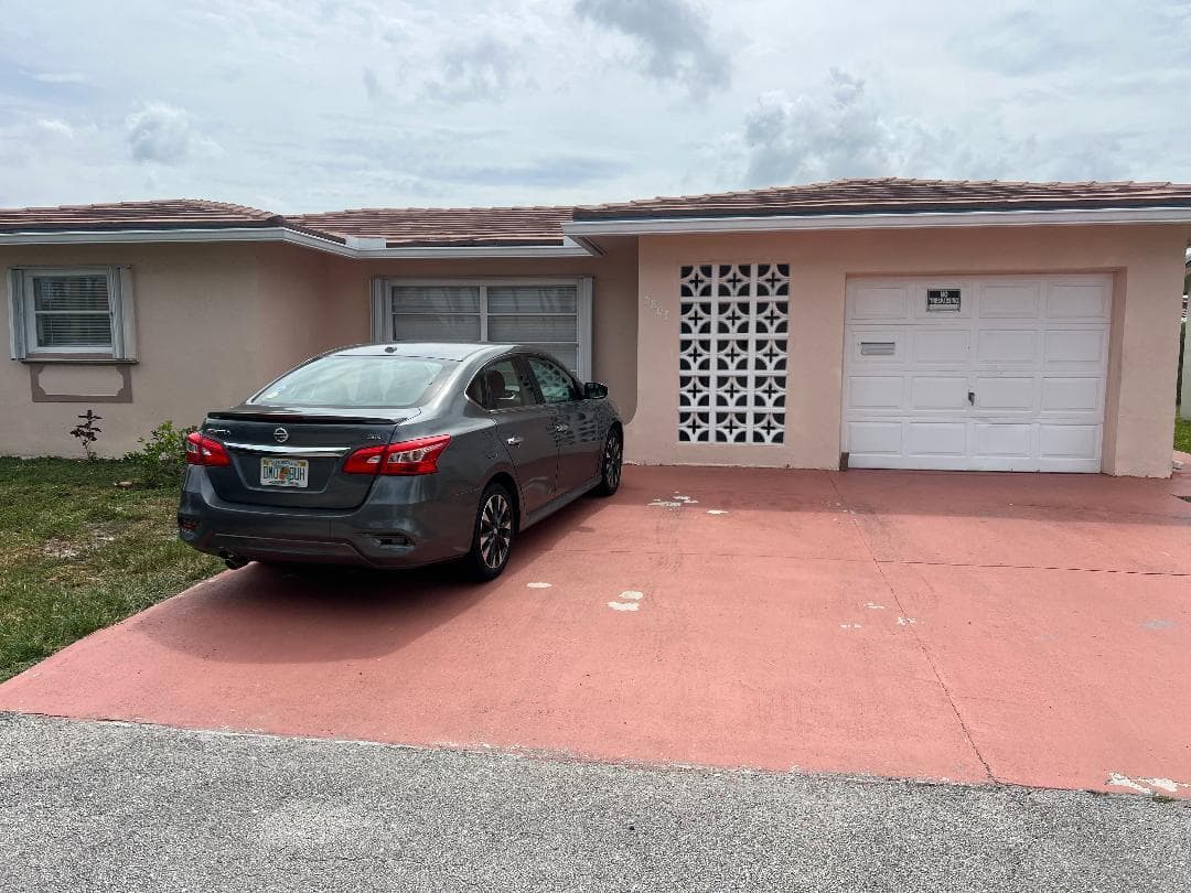 Single-family home at 5803 NW 86th Avenue, Tamarac, FL