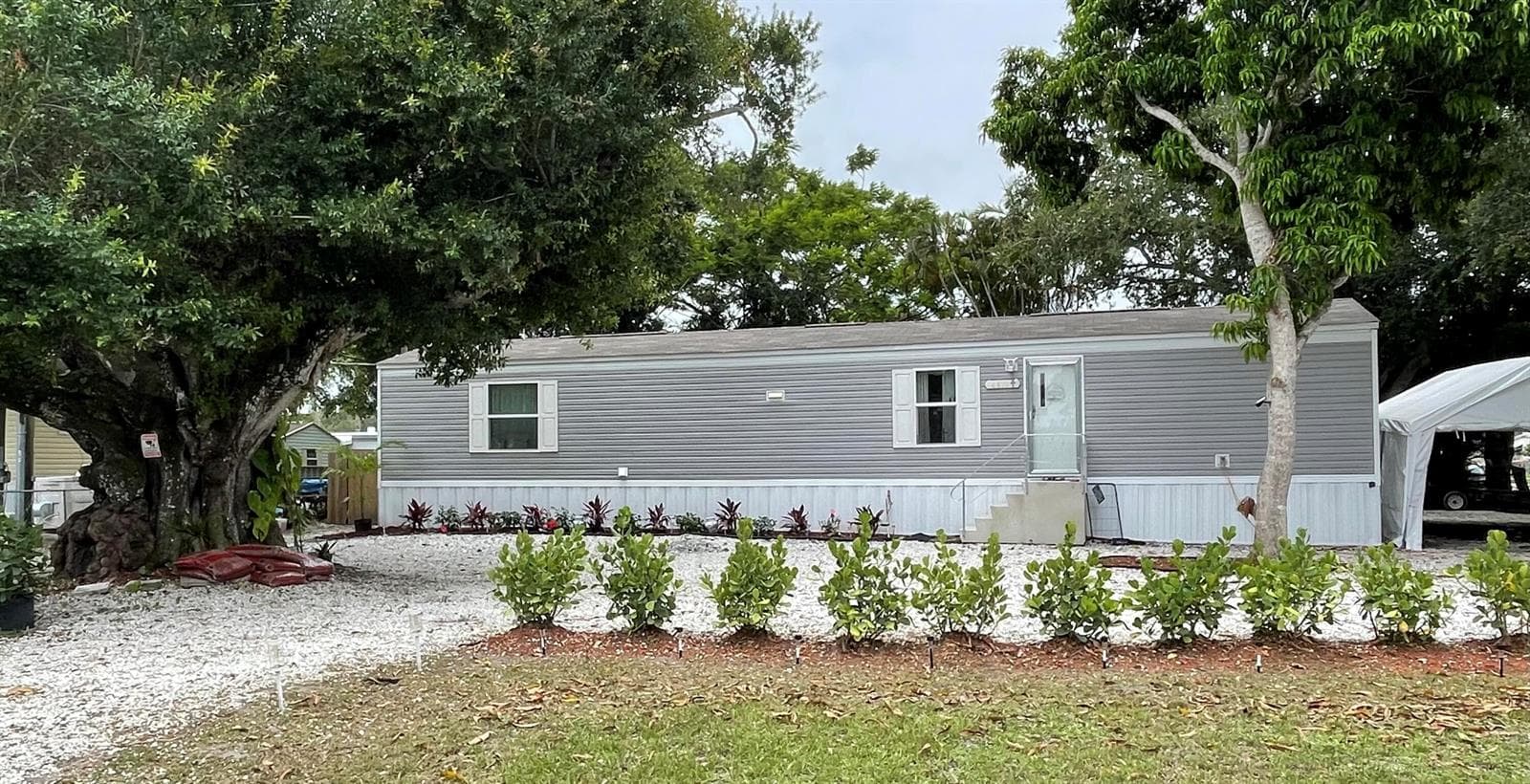 Mobile home at 4911 Deanna Lane, Fort Pierce, FL