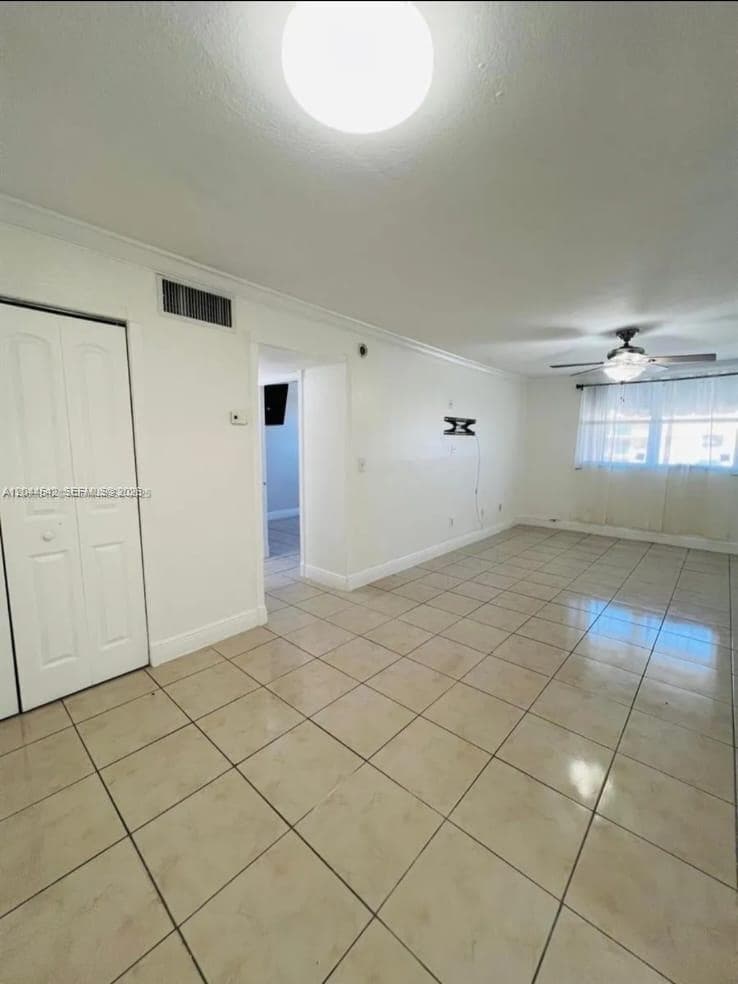 Condo at 606 W 81st St, Hialeah, FL