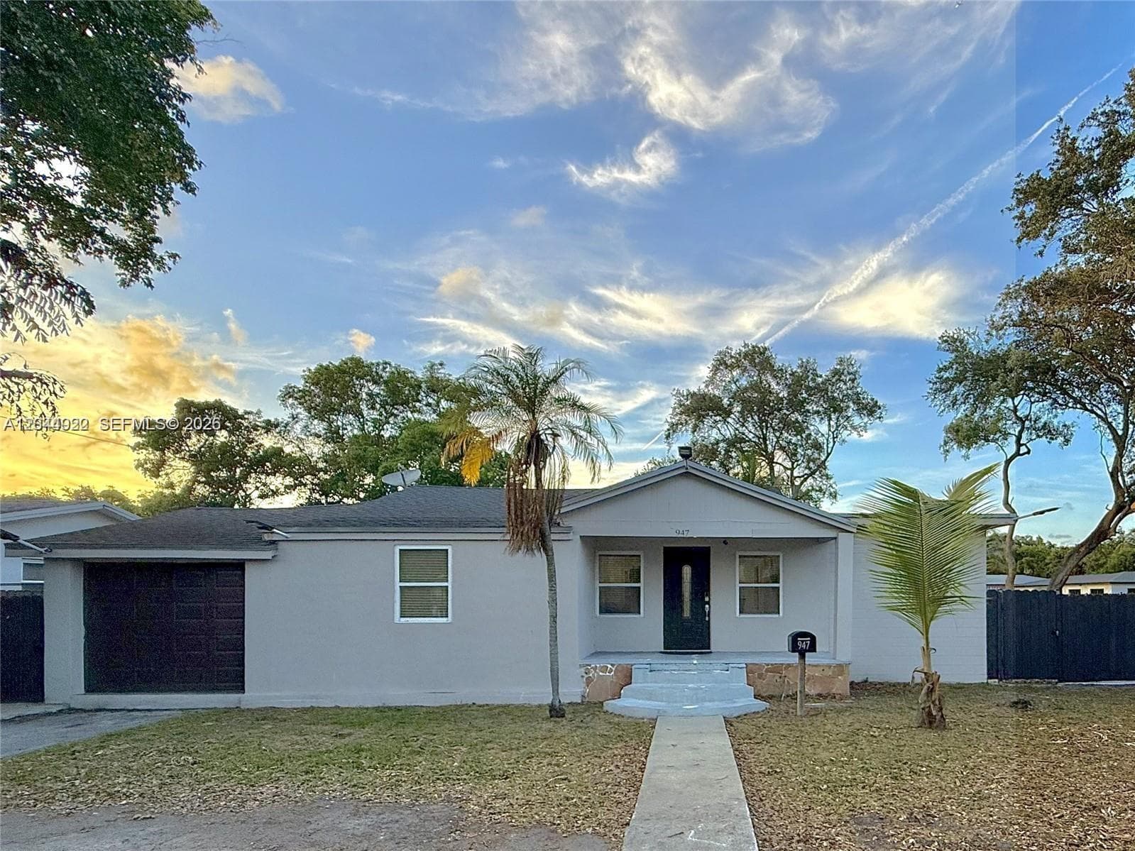 Single-family home at 947 NE 149th St, Miami — photo 1