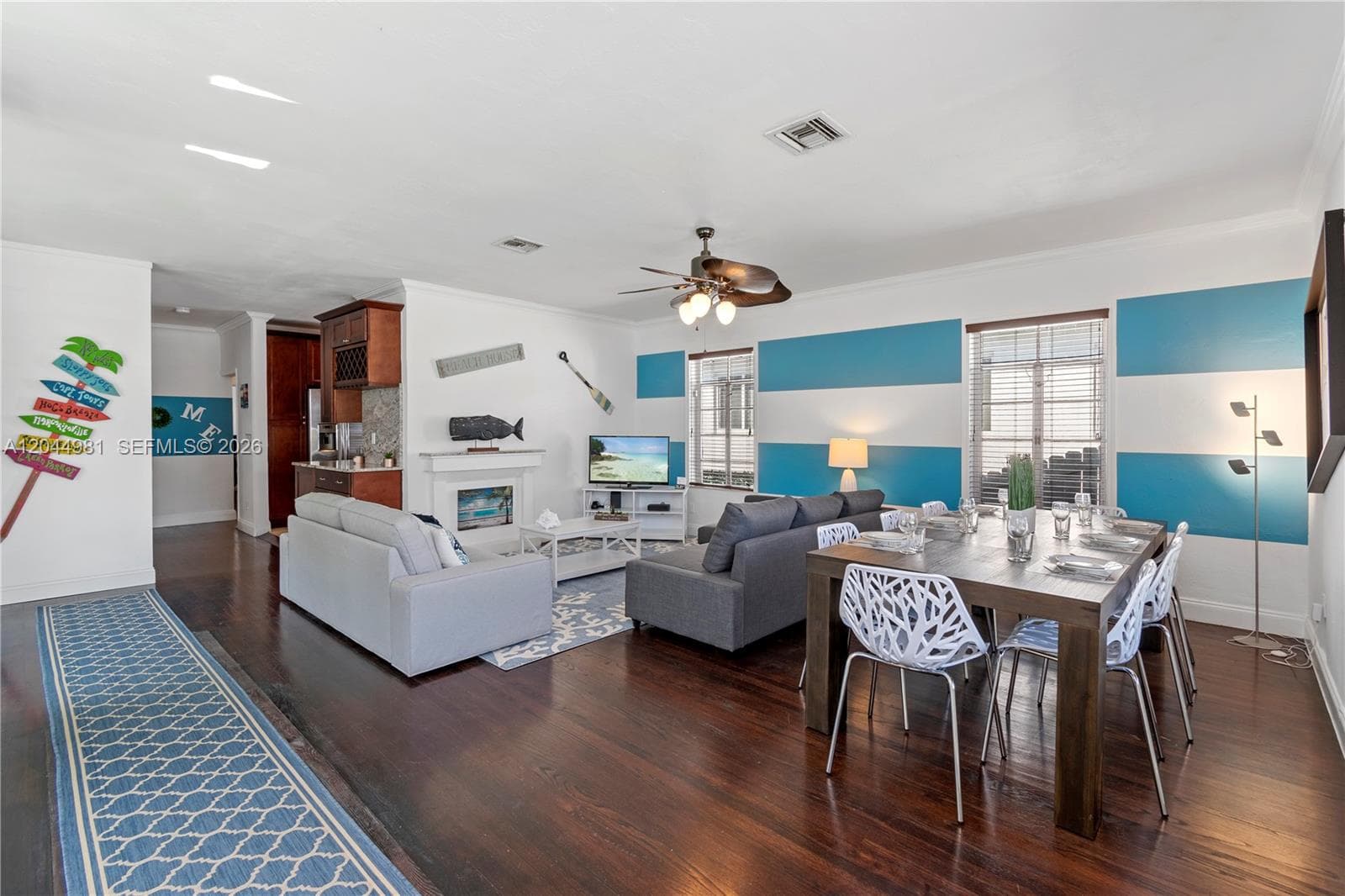 Single-family home at 1446 Hollywood Blvd, Hollywood, FL