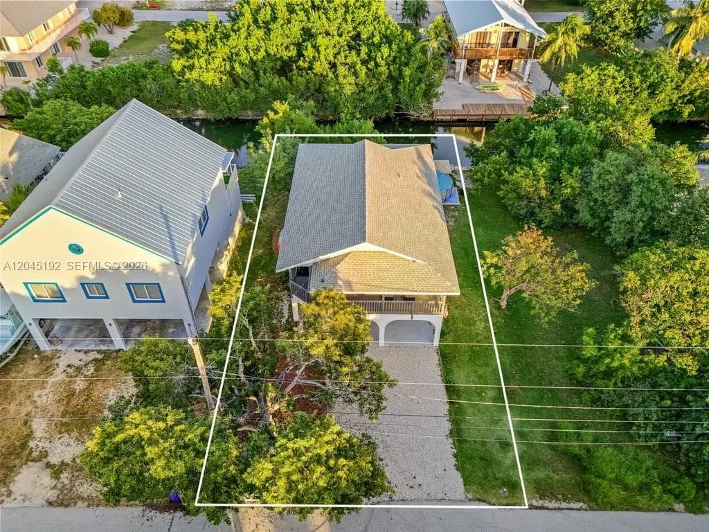 Single-family home at 3635 Trade Winds St, Big Pine — photo 3