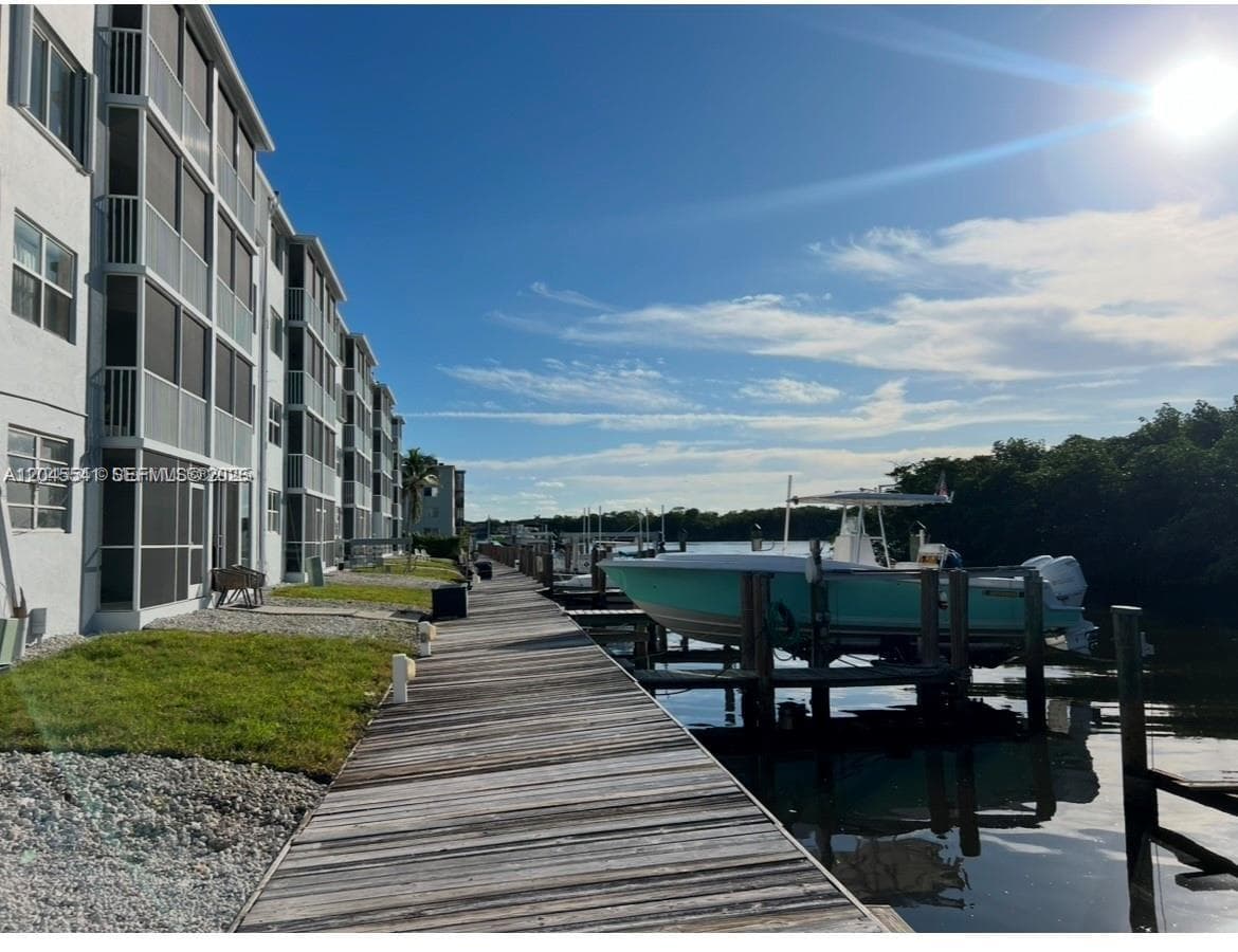 Condo at 689 NE 6th Ct, Boynton Beach, FL