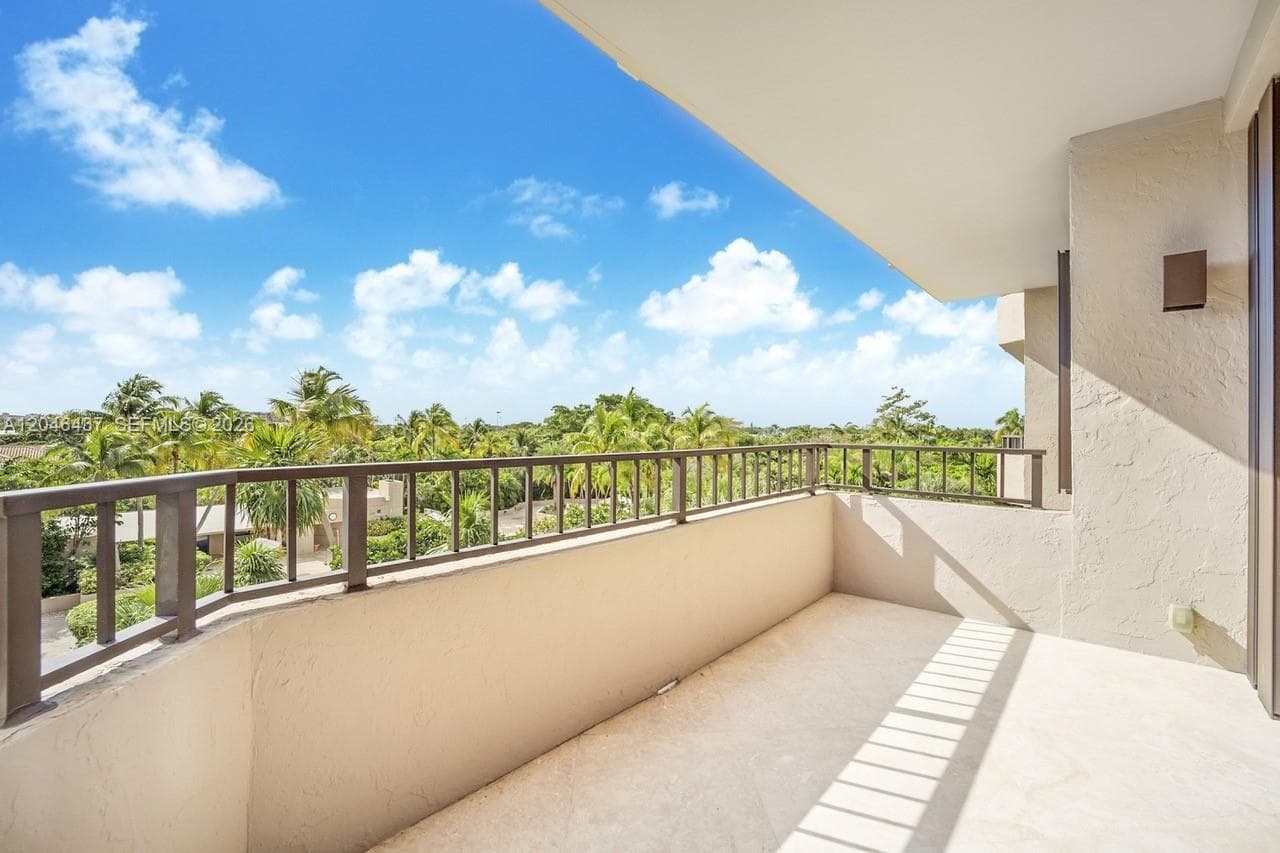 Condo at 151 Crandon Blvd, Key Biscayne, FL