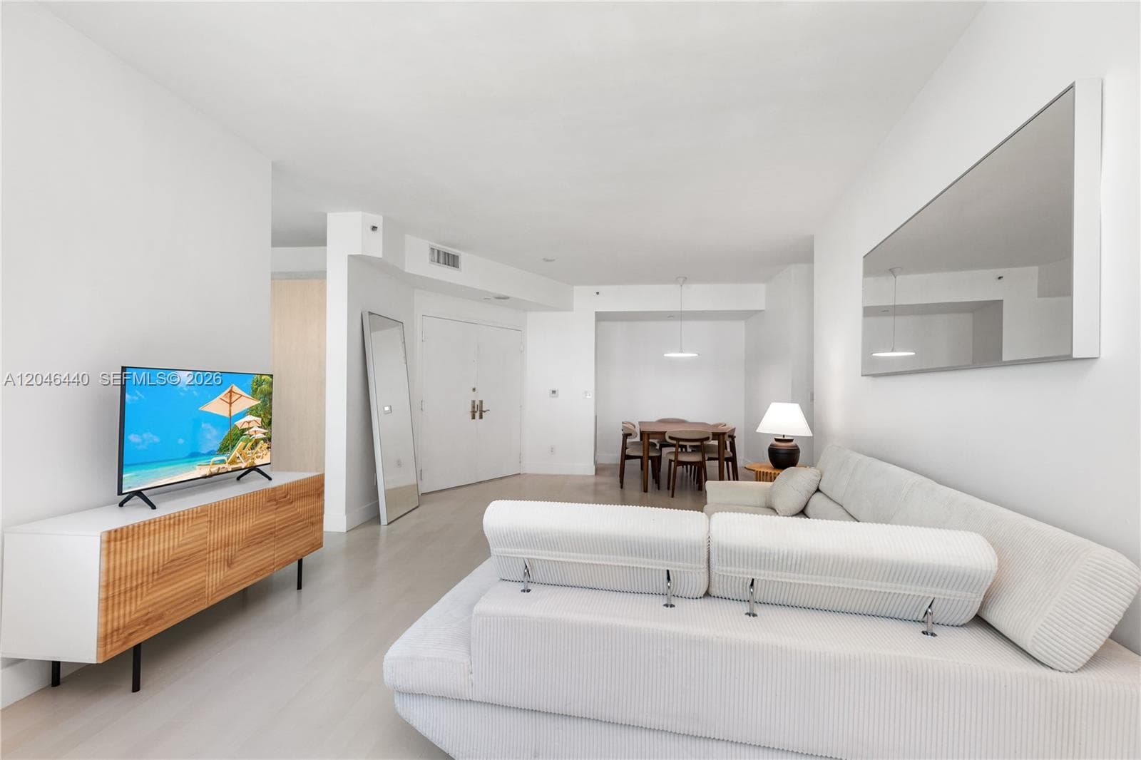 Condo at 300 S Pointe Dr, Miami Beach — photo 2