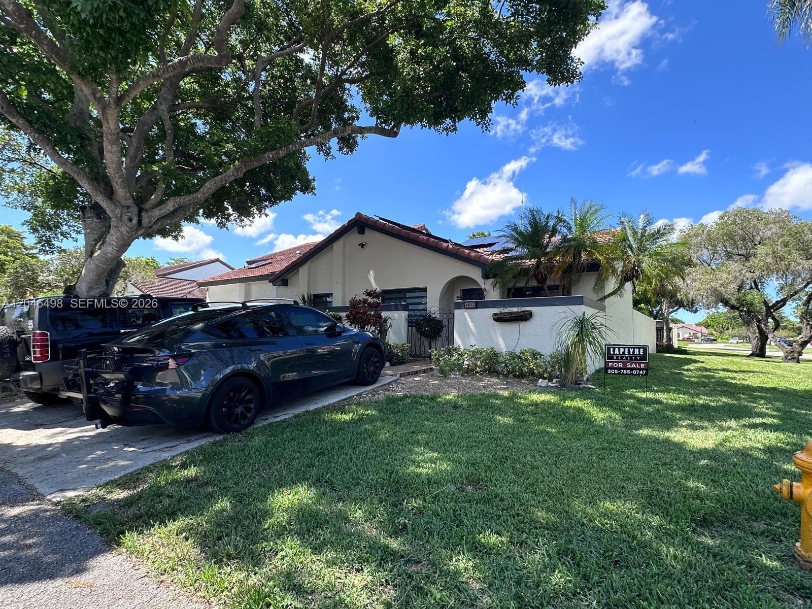 Townhouse at 6633 NW 178th Ter, Hialeah — photo 2