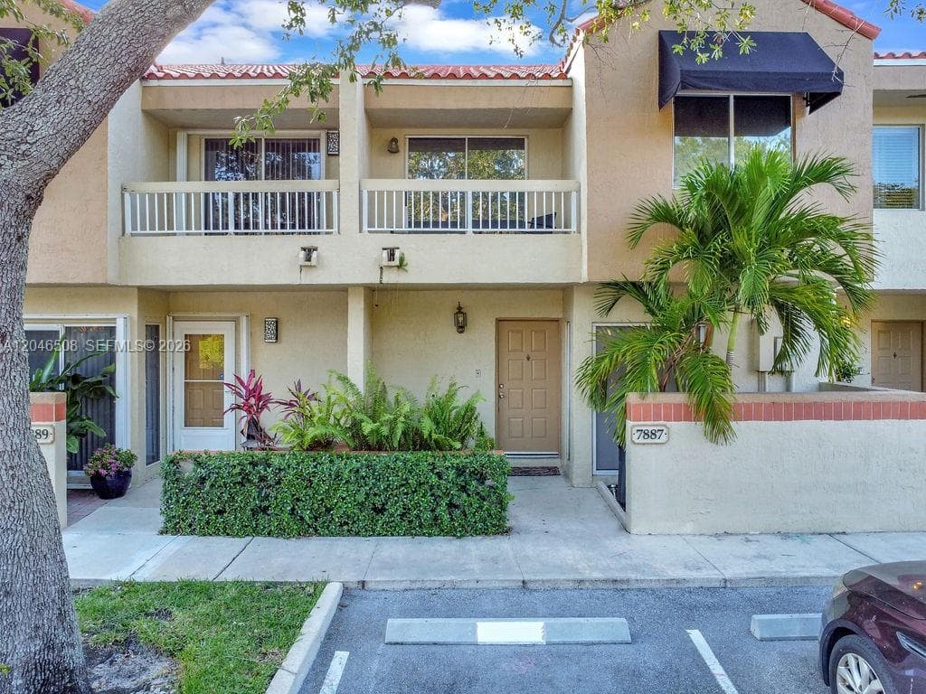 Townhouse at 7887 NW 7th Ct, Plantation, FL
