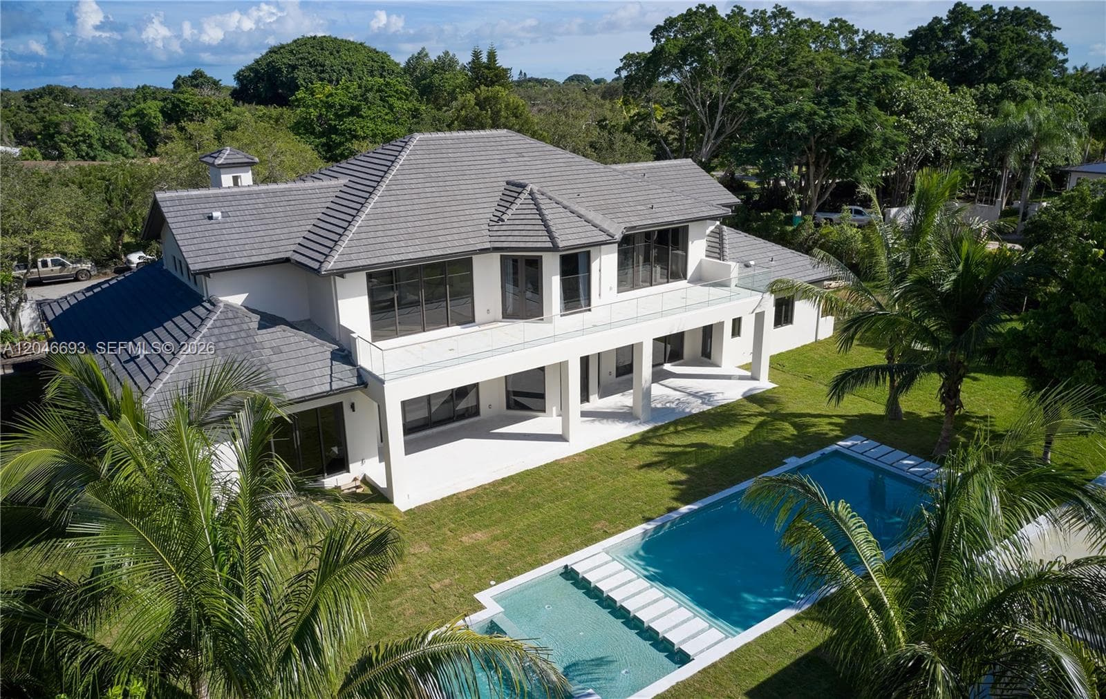 Single-family home at 11200 SW 60th Ave, Pinecrest, FL