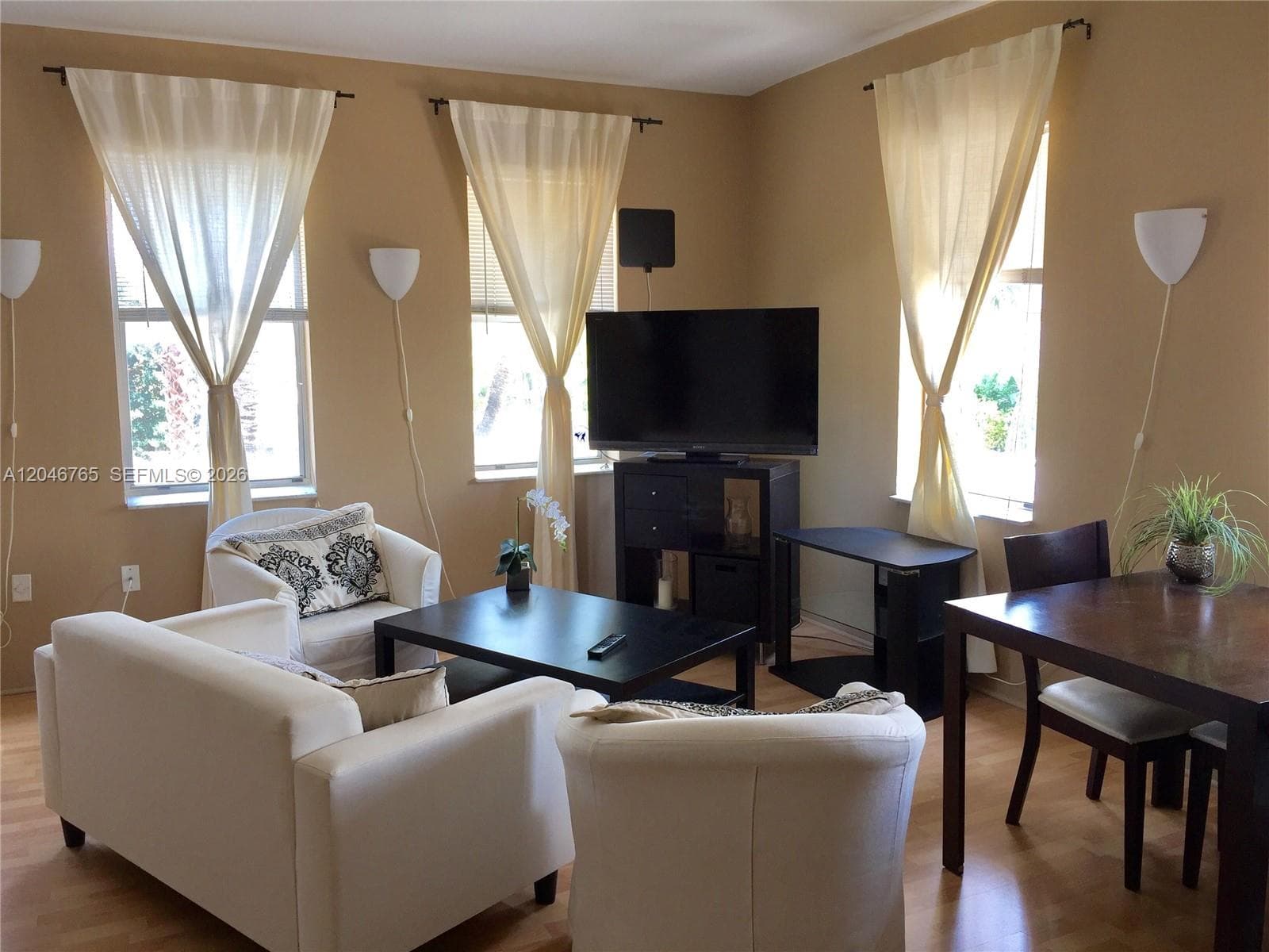 Condo at 802 Euclid Ave, Miami Beach — photo 2