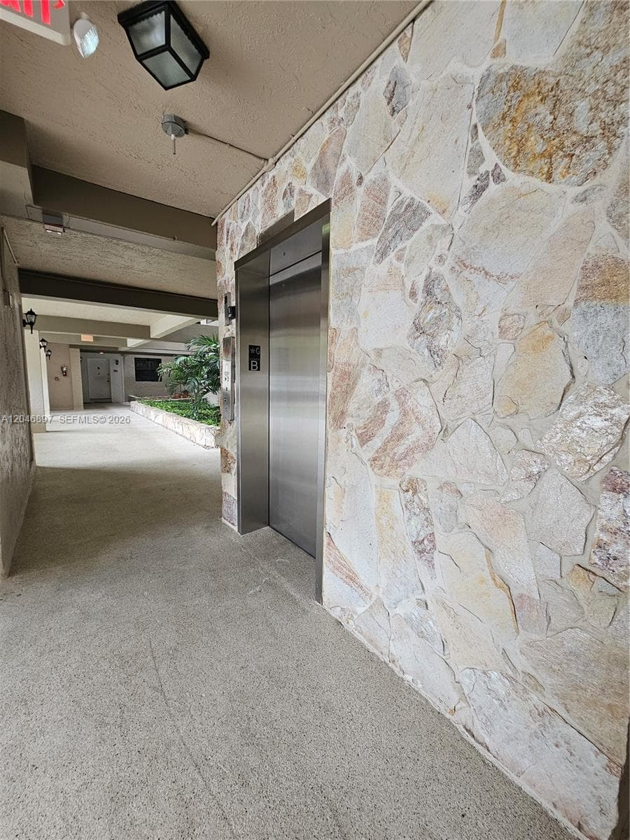 Condo at 461 Ives Dairy Rd, Miami — photo 3