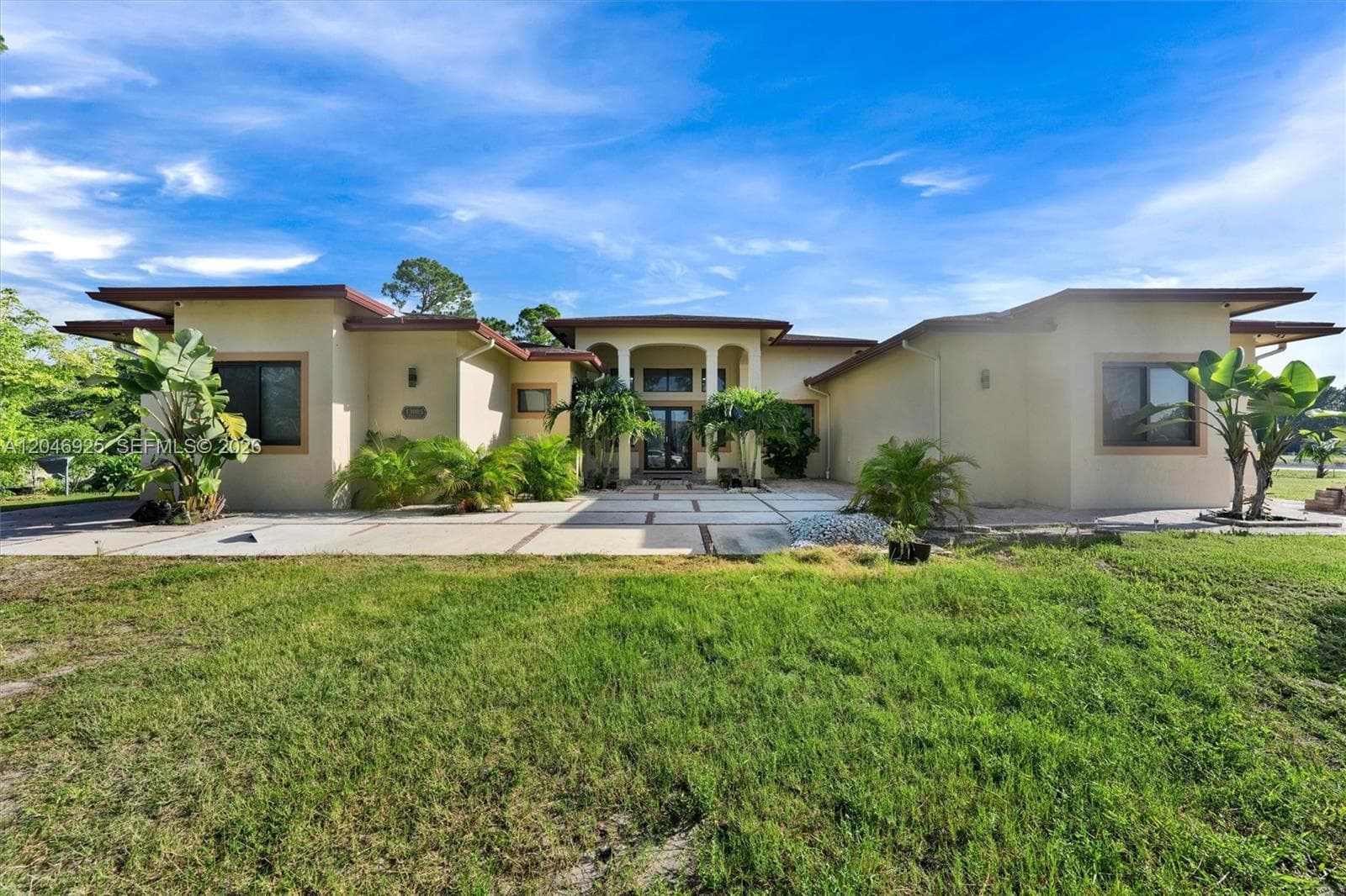 Single-family home at 13085 N 78th Pl N, Loxahatchee, FL