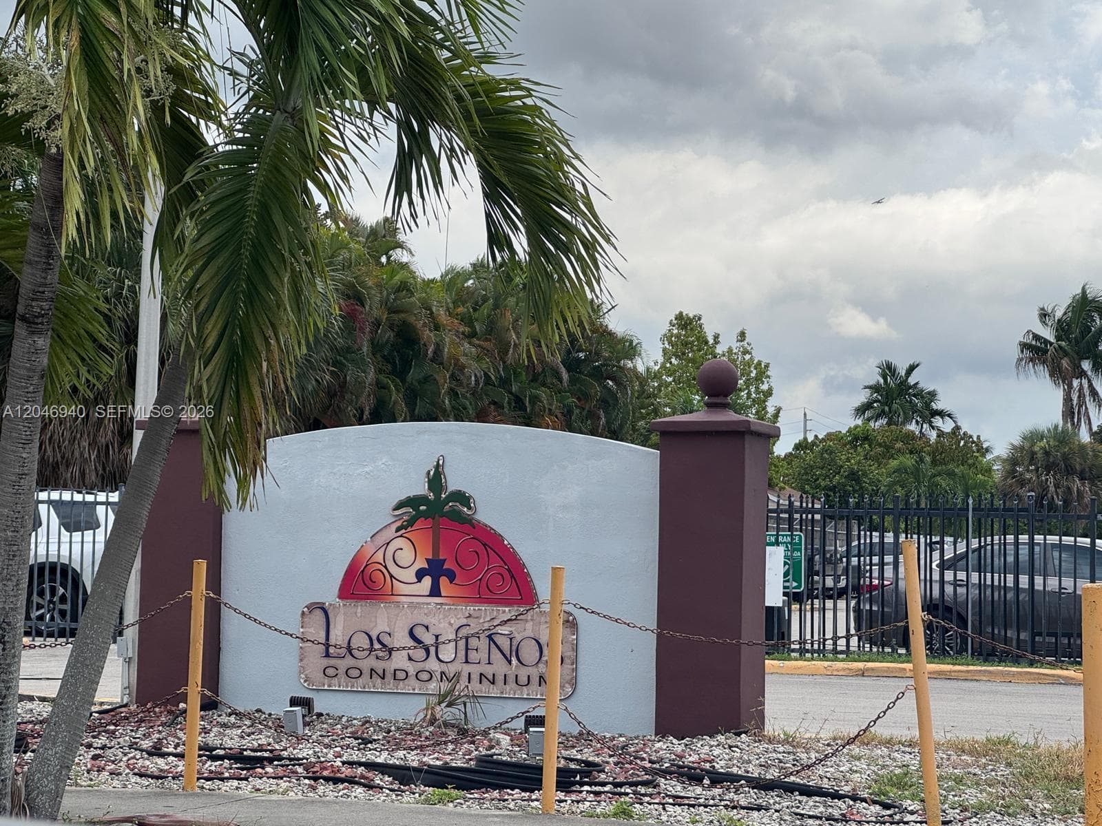 Condo en 1725 W 60th St, Hialeah — foto 1