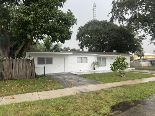 Single-family home at 6901 Thomas St, Hollywood — photo 2