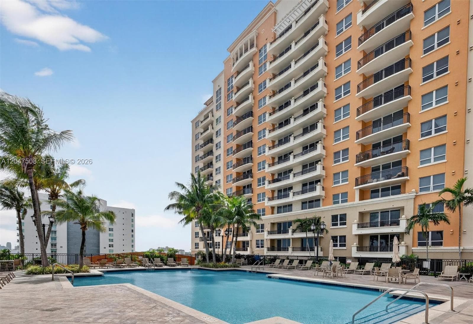 Condo en 3232 SW 22nd St, Miami — foto 1